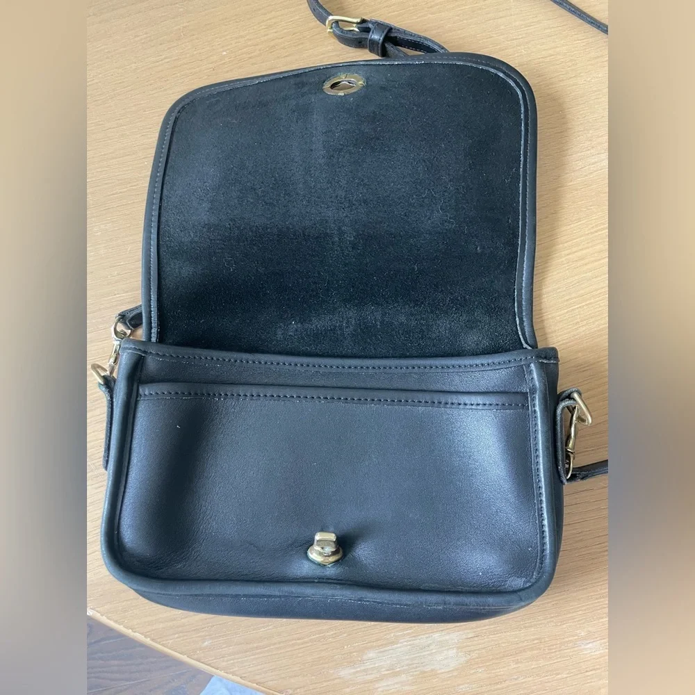 COACH 9755 CROSSBODY BLACK LEATHER BAG - Picture 7 of 16